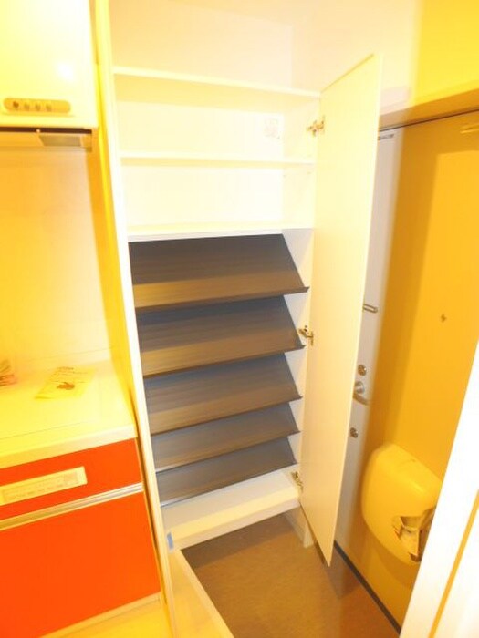 物件内観写真17　(玄関)