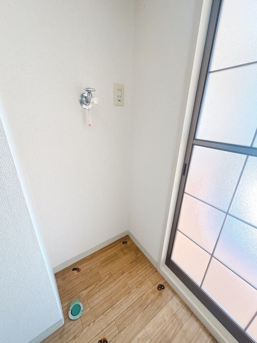 物件内観写真18　(洗濯機置場)