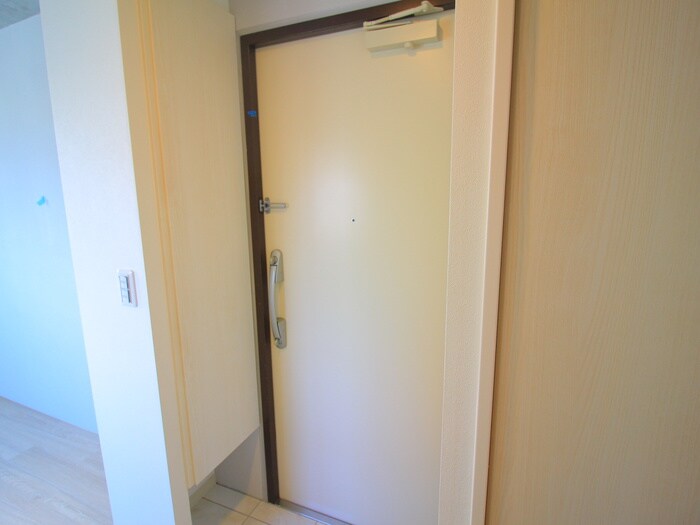 物件内観写真22　(玄関)
