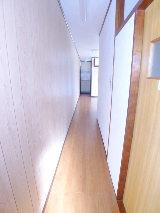 物件内観写真16　(廊下)