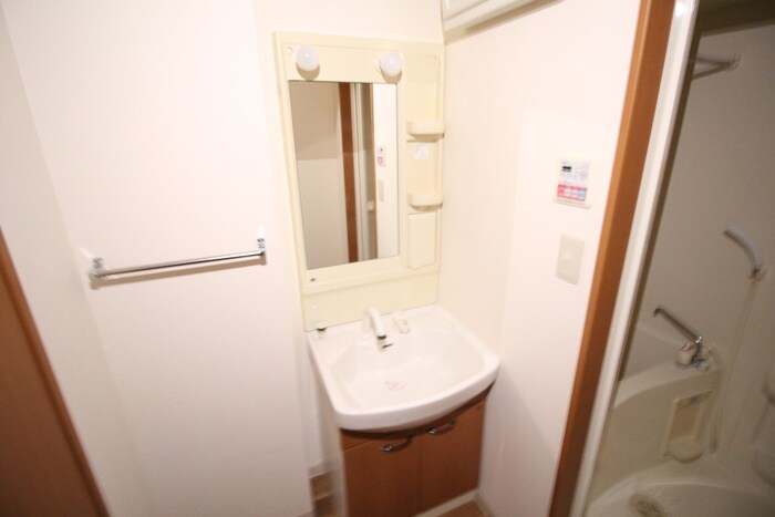 物件内観写真9　(洗面)