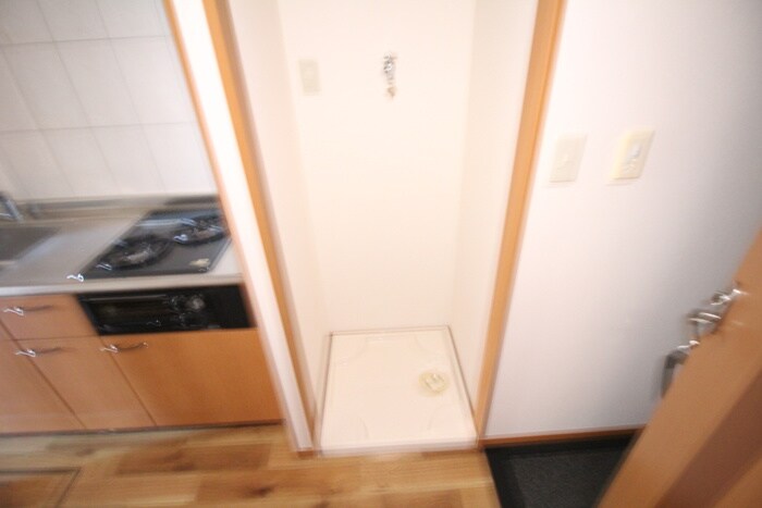 物件内観写真10　(洗濯機置場)