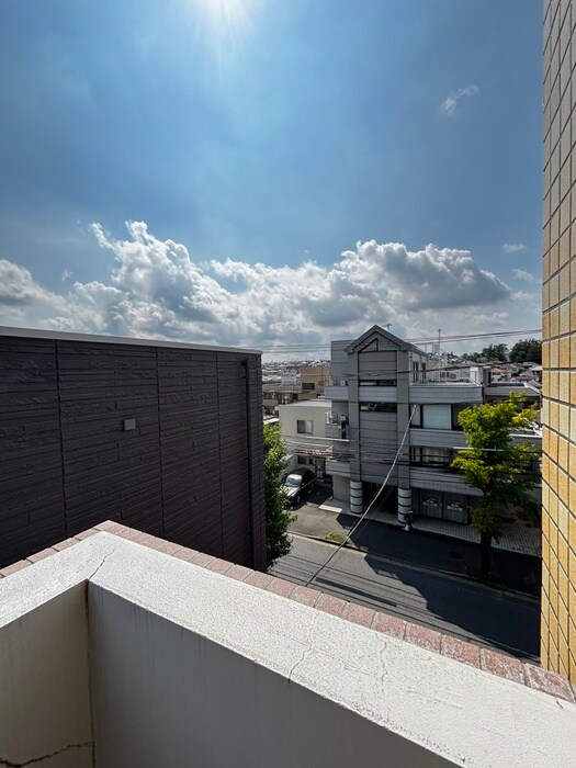 物件内観写真17　(室内からの展望)