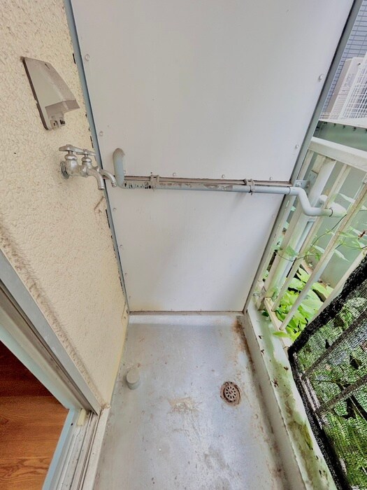 物件内観写真12　(洗濯機置場)