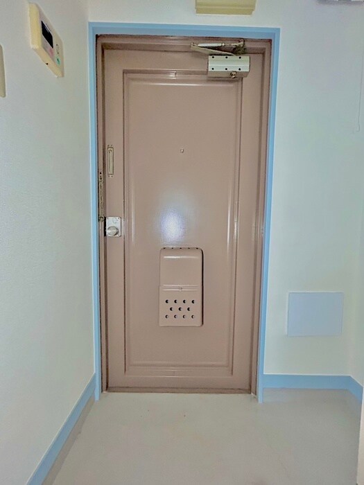 物件内観写真16　(玄関)