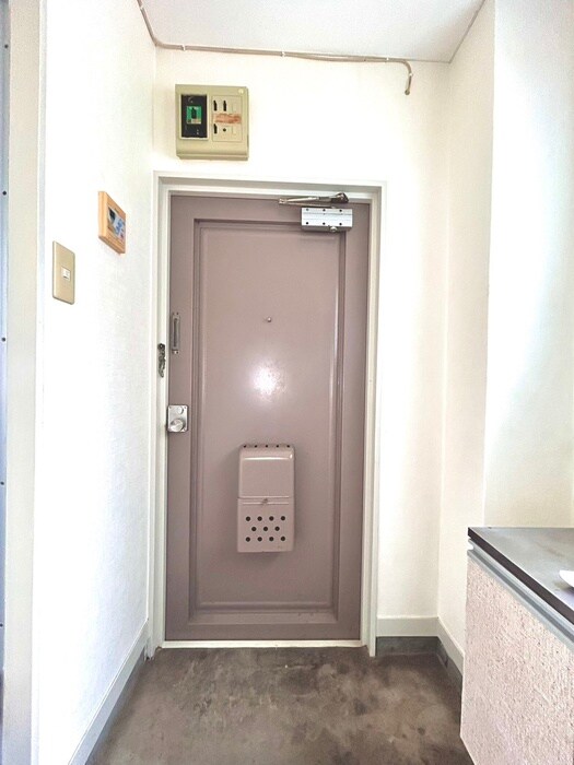 物件内観写真16　(玄関)