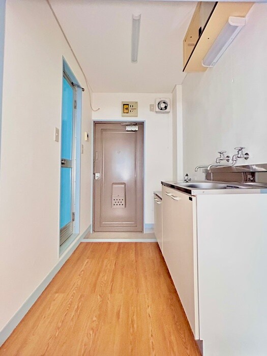 物件内観写真17　(廊下)