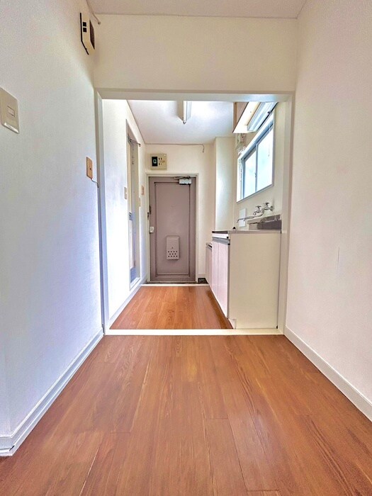 物件内観写真17　(廊下)