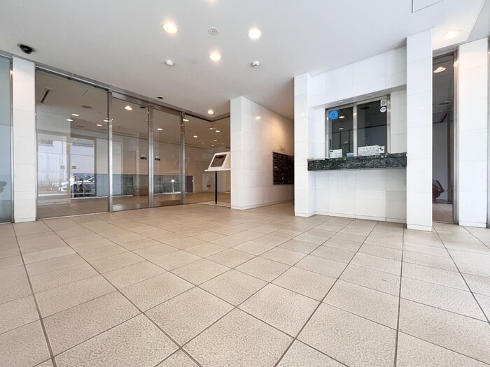 物件外観写真4　(エントランス部分)