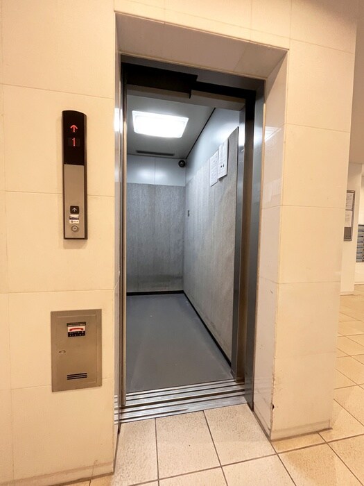 物件外観写真6　(建物設備)