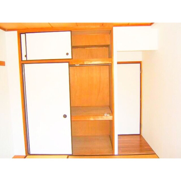 物件内観写真12　(収納)