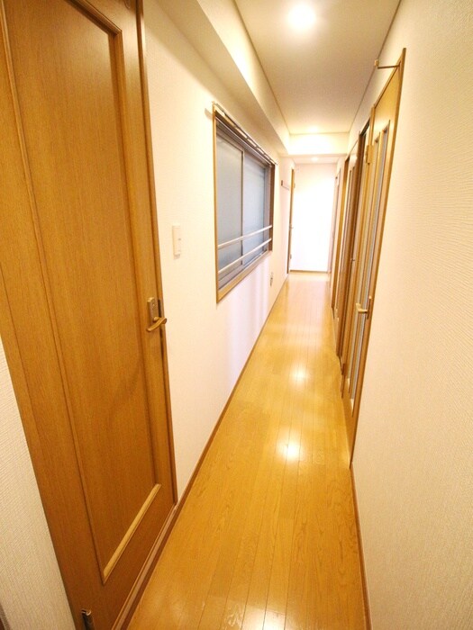物件内観写真11　(廊下)