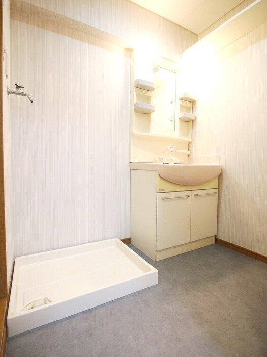 物件内観写真14　(洗濯機置場)