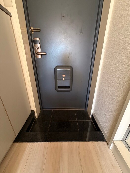 物件内観写真14　(玄関)