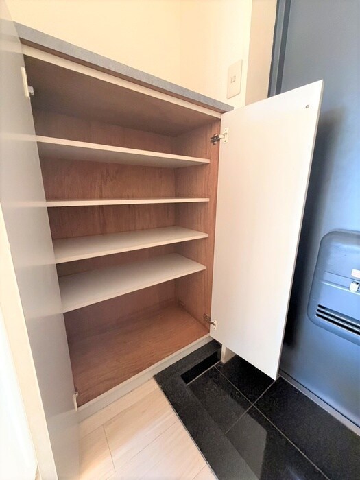 物件内観写真15　(靴箱)