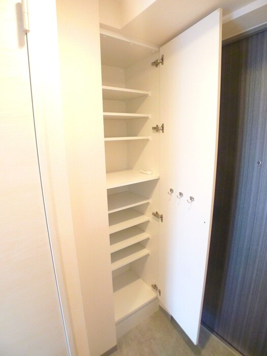 物件内観写真15　(靴箱)