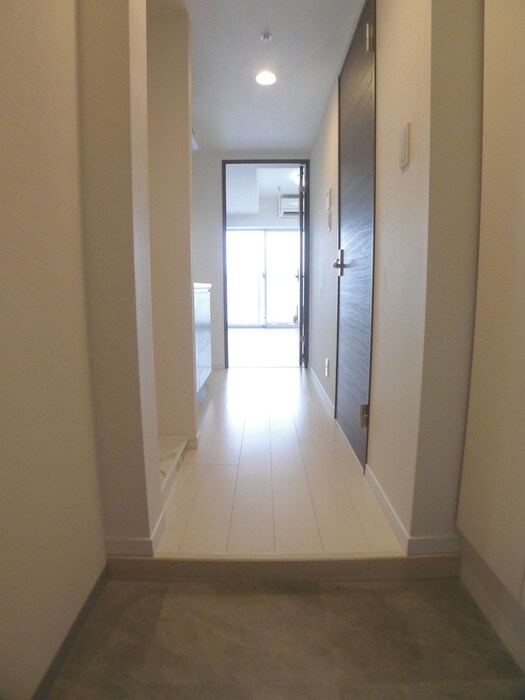 物件内観写真16　(玄関)