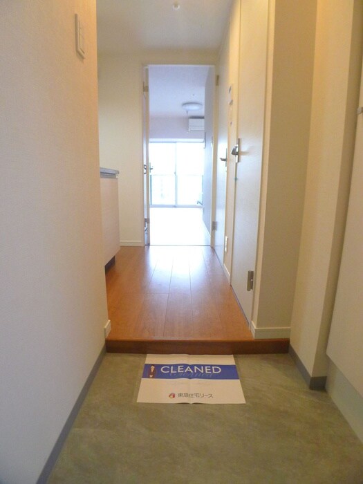 物件内観写真16　(玄関)