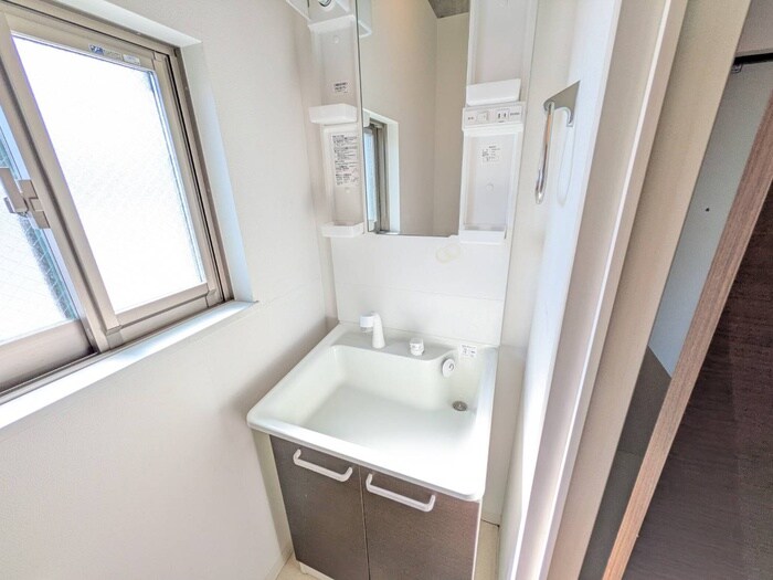 物件内観写真11　(洗面)