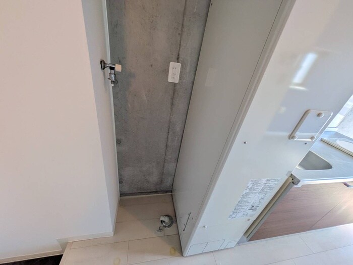 物件内観写真13　(洗濯機置場)