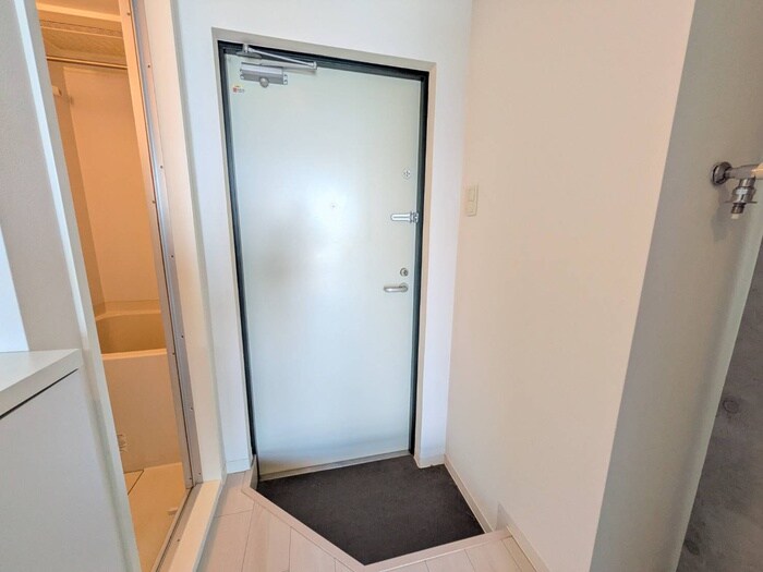 物件内観写真14　(玄関)