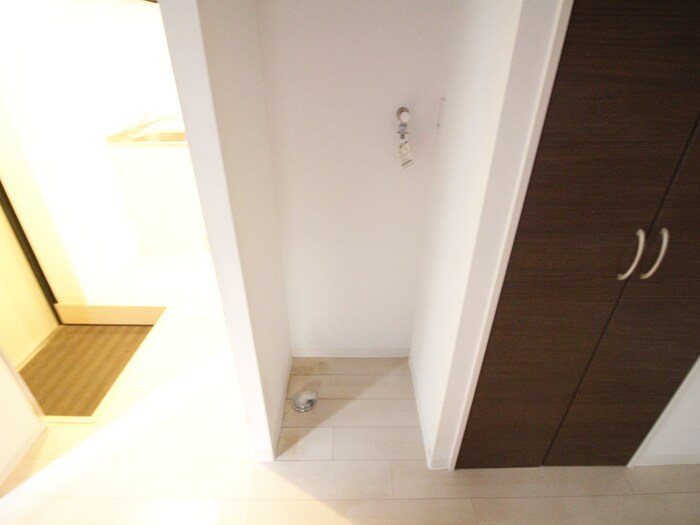 物件内観写真14　(洗濯機置場)