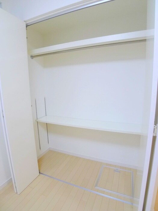 物件内観写真15　(収納)