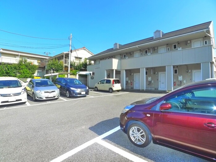 物件外観写真6　(駐車場)