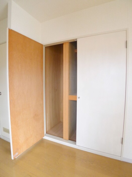 物件内観写真13　(収納)