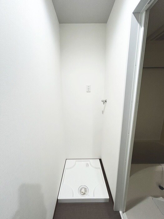 物件内観写真10　(洗濯機置場)