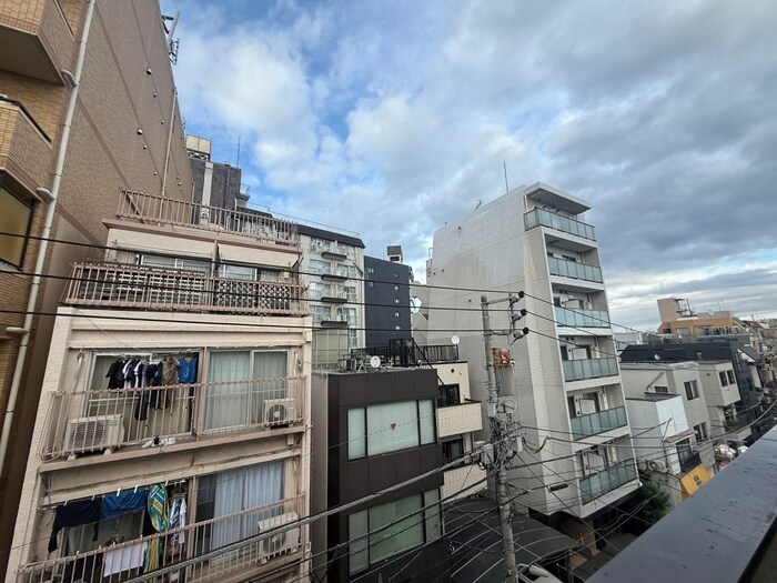 物件内観写真16　(室内からの展望)