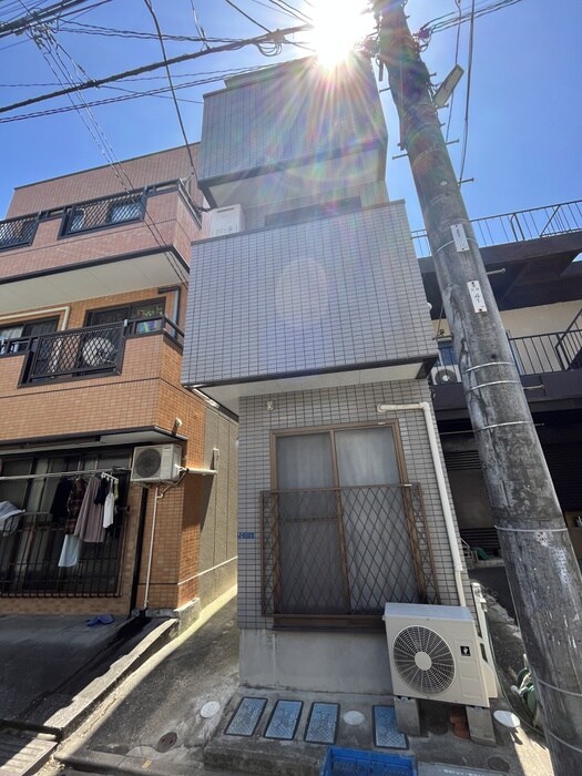 ユミナハイツの外観写真