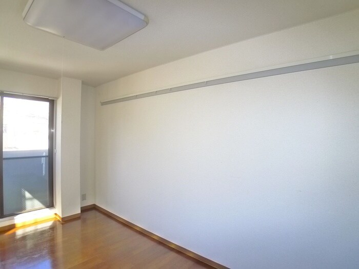 ユミナハイツの居室