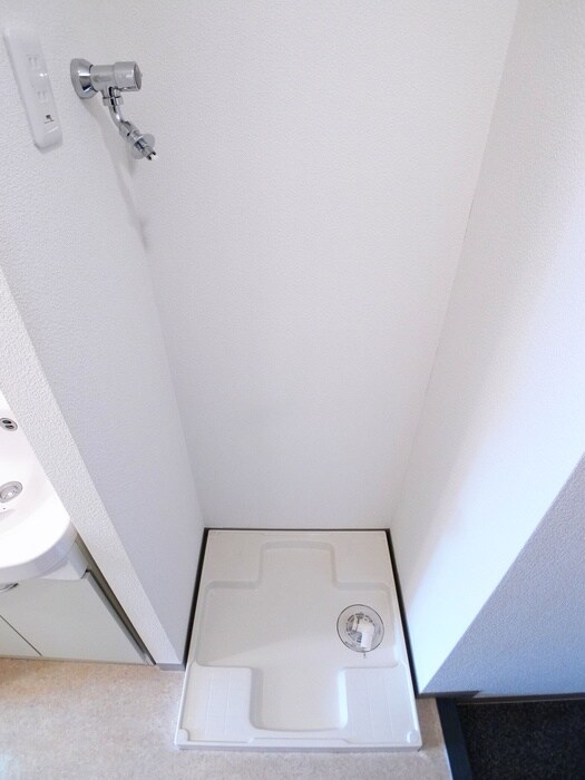 物件内観写真15　(洗濯機置場)