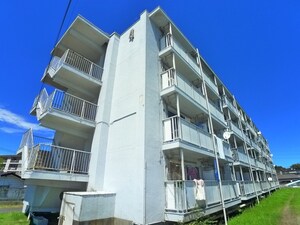 ビレッジハウス丸山４号棟外観写真