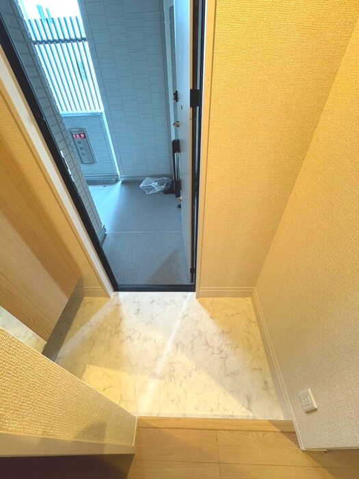 物件内観写真15　(玄関)
