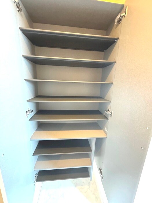 フェリナーレの靴箱