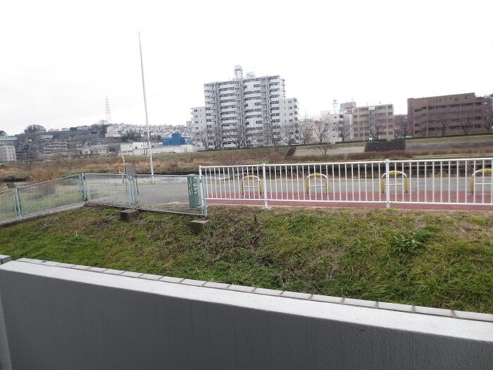 物件内観写真19　(室内からの展望)