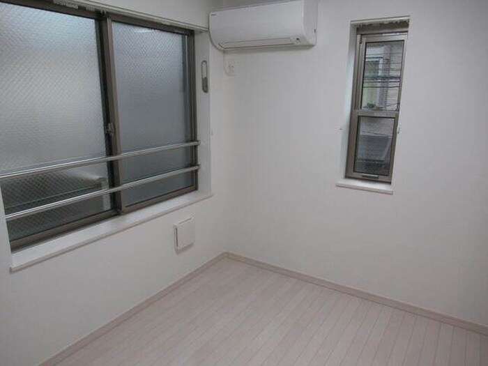 物件内観写真4　(居室)