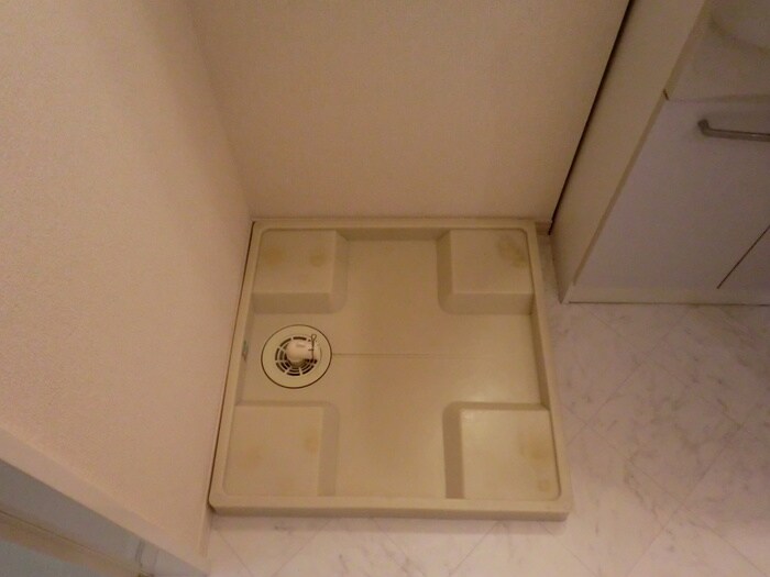 物件内観写真15　(洗濯機置場)