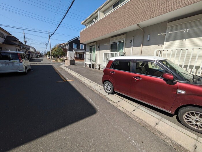 物件外観写真6　(駐車場)