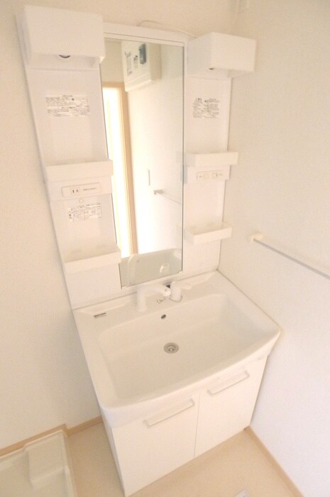 物件内観写真11　(洗面)