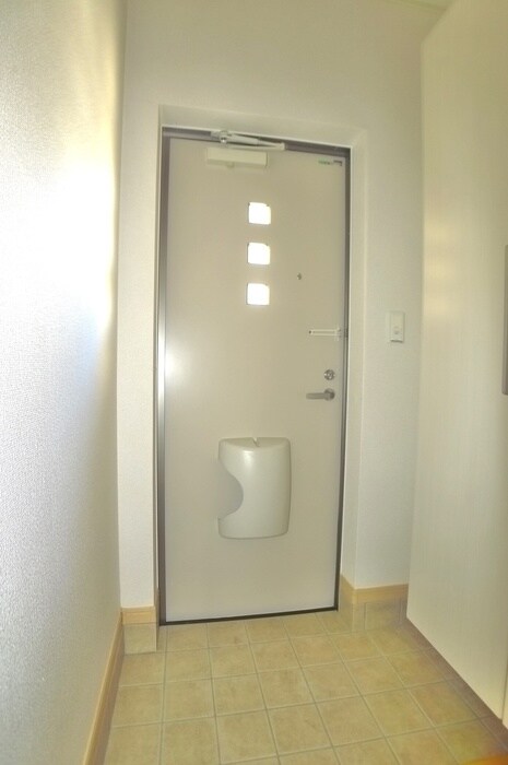 物件内観写真14　(玄関)