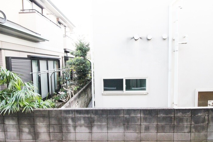 物件内観写真18　(室内からの展望)