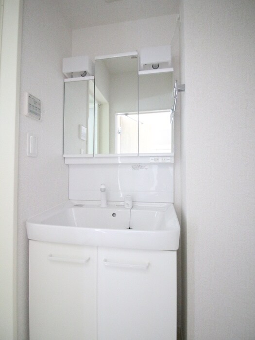 物件内観写真11　(洗面)