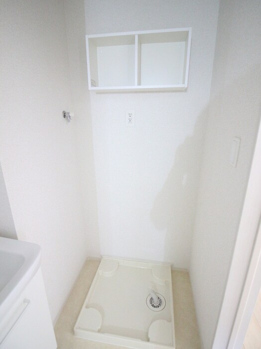 物件内観写真12　(洗濯機置場)