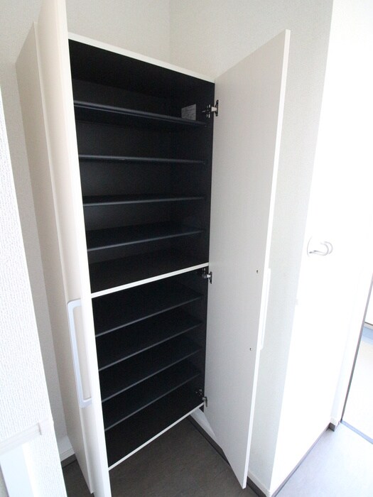 物件内観写真18　(靴箱)