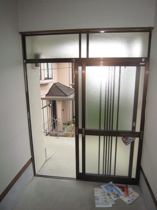 物件内観写真13　(玄関)