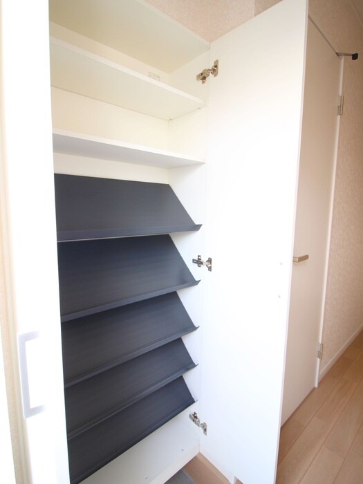 物件内観写真16　(靴箱)