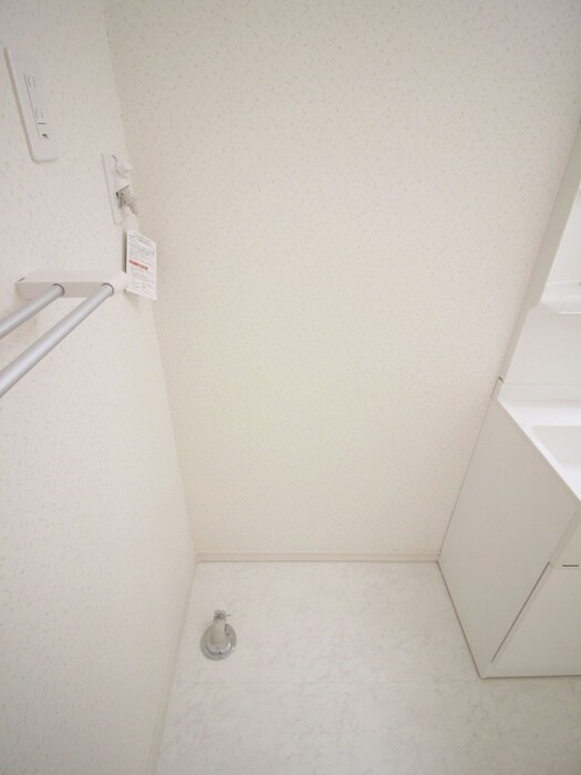 物件内観写真17　(洗濯機置場)